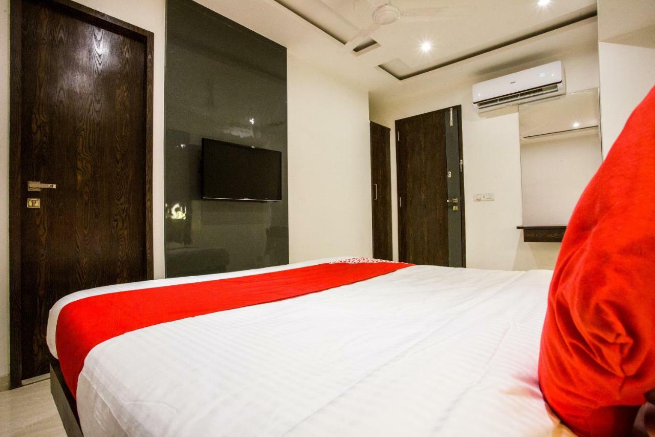 Oyo 37559 Hotel Al Haram Мумбаи Экстерьер фото